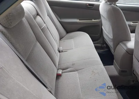 2003 Toyota Camry Le z USA, uszkodzony, nr VIN 4T1BE32K83U236639